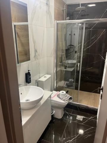 Apartment δ17 & Larissa